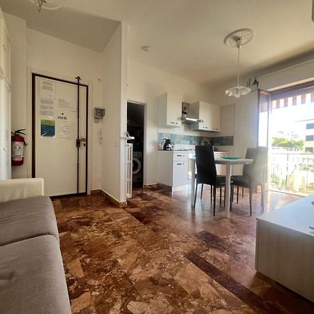 Apartment Aurora & Nicole Ideal Per Biker Con Terazza Vista Mare Parcheggio E Wi-Fi Gratuiti Pietra Ligure Kültér fotó