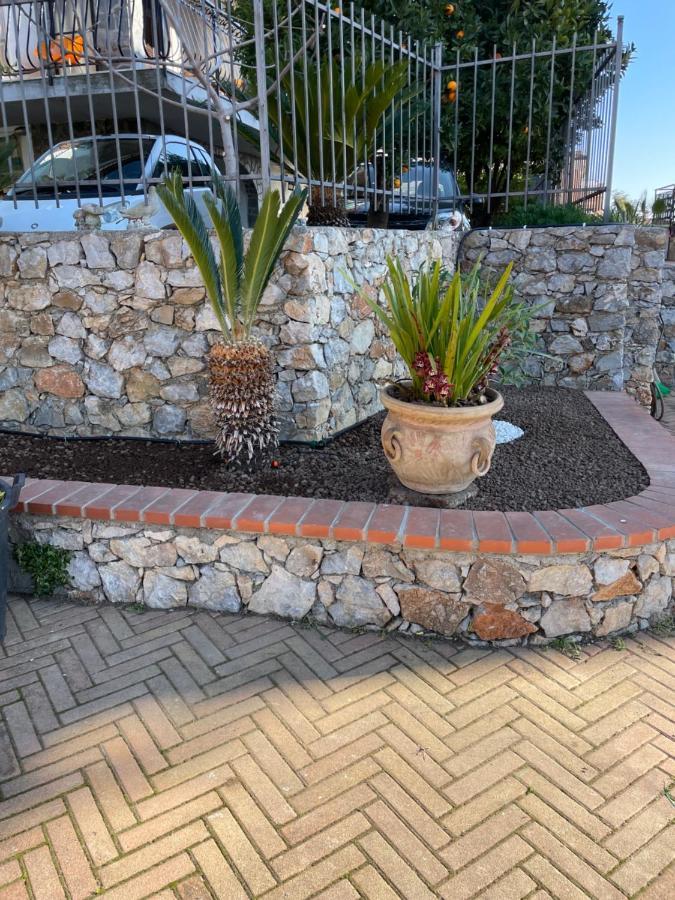 Apartment Aurora & Nicole Ideal Per Biker Con Terazza Vista Mare Parcheggio E Wi-Fi Gratuiti Pietra Ligure Kültér fotó